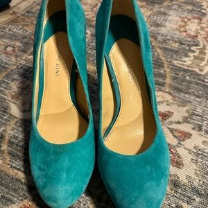 Gianni Bini Vibrant Teal Suede Heels